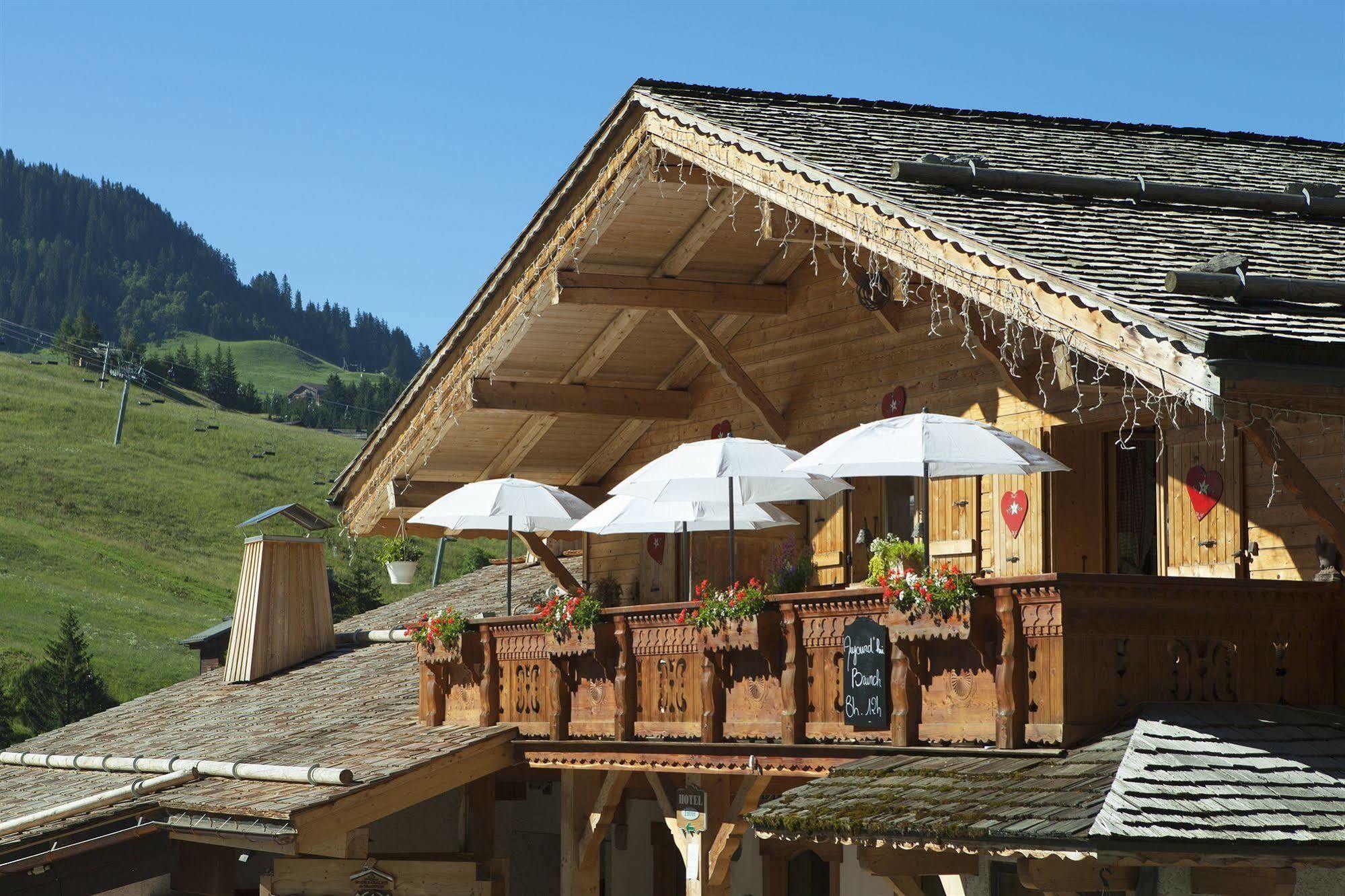 לה גראן-בורנו Chalet-Hotel Les Cimes מראה חיצוני תמונה